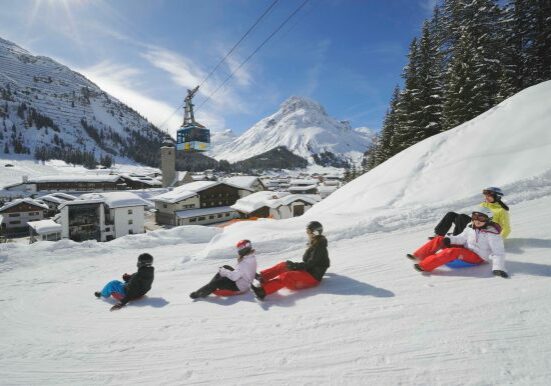 Lech Zuers am Arlberg Rodelbahn Oberlech by Sepp Mallaun (c) LZTG