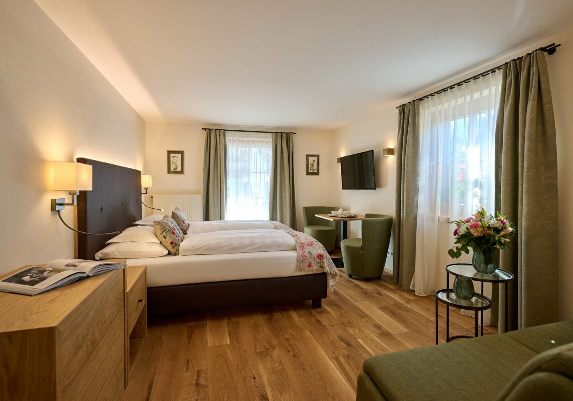 Doppelzimmer Rote Wand mit Westbalkon